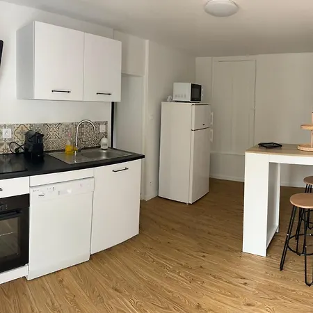 Nyaraló Charmante Maison Au Calme